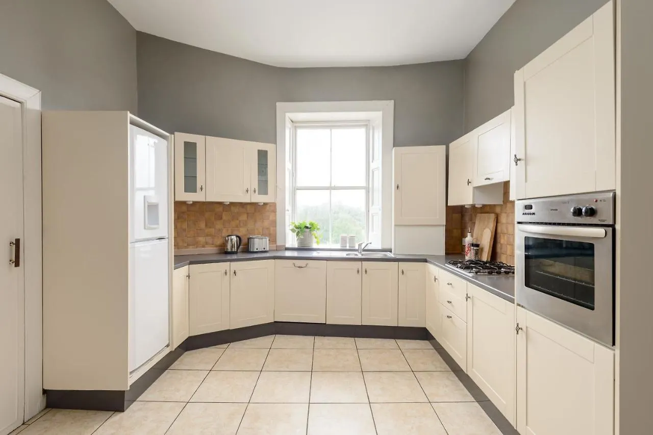 2 Bed Old Town Apartment - Next To Castle Edinburgh Großbritannien